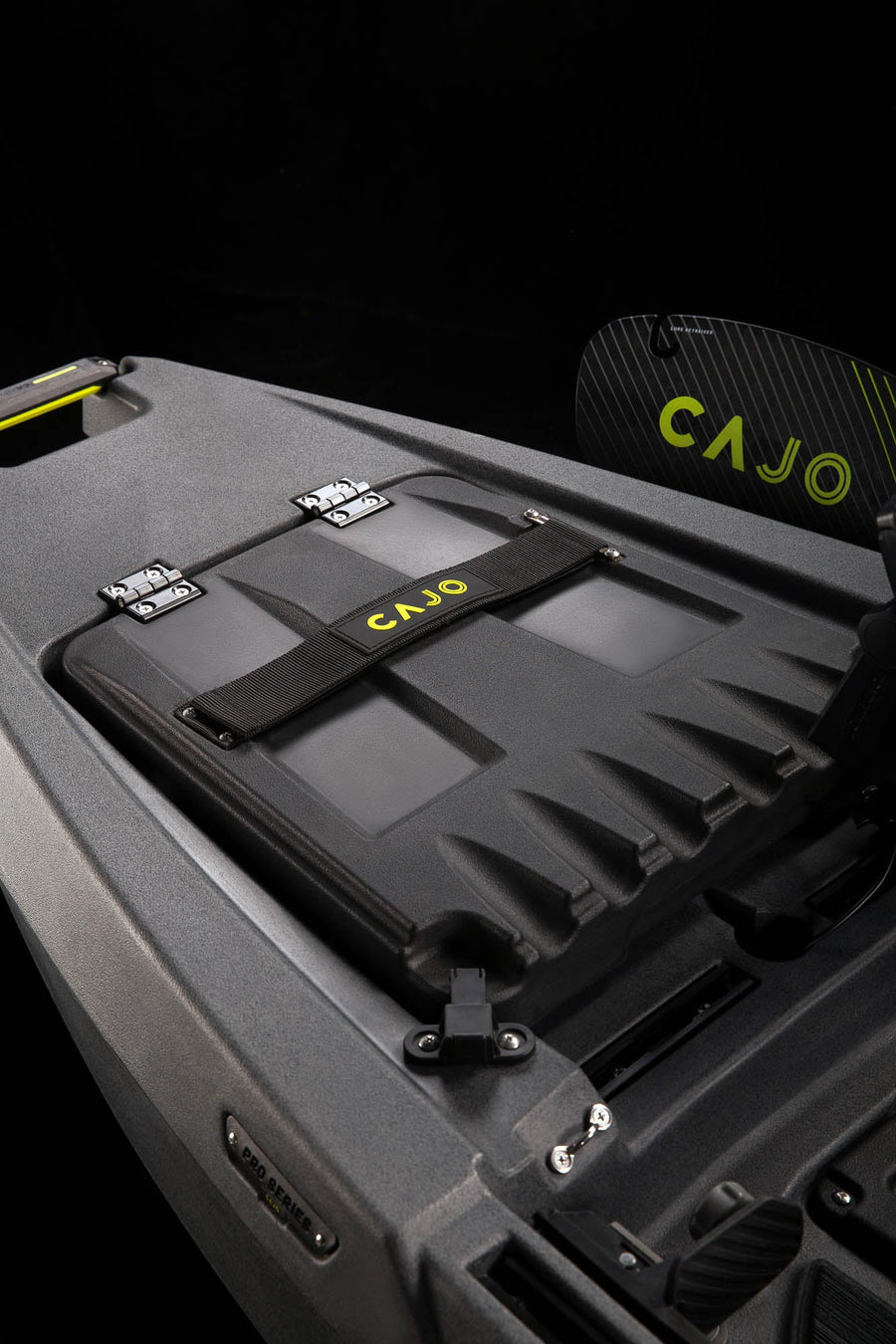 BOW HATCH WITH REMOVABLE BIN, PADDLE PARK & ROD STRAP